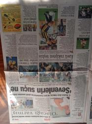 Posta Gazetesi - 6 Nisan 1999 - Fenerbahçeli Uche'nin Ayağı Kırıldı - Fenerbahçe Başkanı Aziz Yıldırım Taraftara Üzülüyor - Hande Ataizi - Beyazıt Öztürk - Halil Ergün - Ebru Gündeş - Tanju Çolak Kalp Spazmı Geçirdi - ABD Balkanlara 24 Apaçi Helikopter 2 Bin Asker Ve 18 Roket Fırlatıcısı Gönderiyor- Maaşlar Kosova'ya - Bingöl Valisi Süleyman Kamçı'ya Bomba - Süleyman Demirel İle Yaser Arafat'ın Samimiyeti - Oya Eczacıbaşı