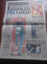 Star Gazetesi - 15 Haziran 1999 - Fatih Akyel Ve Okan Buruk'a Paris Saint Germain Kancası - Ogün Temizkanoğlu ile Abdullah Ercan Fenerbahçe'de Topbaşı Yaptı - Müslüm Gürses Konserinde Kendilerini Jiletlediler - İstanbul'da Metallica Konseri Olaylı Geçti - Ebru Şallı Görüldüğü Yerde Tutuklanacak - Ankara'ya Emniyet Müdürü Olarak Atanan Kemal İskender'in Büyük Oğlu Fethullah Gülen'in Okullarında Üç Yıl Ücretsiz Okudu