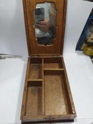 DR10--------ANTİKA AYNALI CEVİZ AĞACI TRAŞ KUTUSU