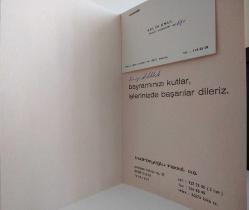 GÜNBATIMINDA YOLDA YÜRÜYEN ÇOCUKLAR KARTPOSTALI,İÇ KISMINA YAZILMIŞ,KAPAKLI,RENKLİ, 11 X 15 CM EBADINDA