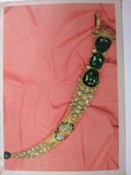 Efemera - TOPKAPI SARAYINDAN DÖRT ZÜMRÜTLÜ VE SAATLİ HANÇER KARTPOSTALI,İÇ KISMINA YAZILMIŞ,KAPAKLI,RENKLİ, 11 X 15 CM EBADINDA - kitantik - kitaLog