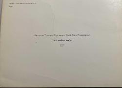 SANAT KARTPOSTALI-İBRAHİM SAFİ TARAFINDAN ÇİZİLMİŞ NATURMORT SANAT RESMİ,İÇ KISMINA YAZILMAMIŞ,KAPAKLI,RENKLİ, 13 X 17 CM EBADINDA