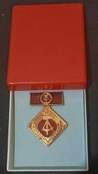 Doğu Almanya Sosyalist Rozet Kutusunda