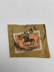 Mektup Zarfından Kesilmiş  / Postadan Geçmiş Pul Filateli - 01 Kasım 1968 Damgalı - ATLI ATATÜRK 1967 İZMİR , 10 KURUŞ - Türkiye Cumhuriyeti