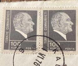 Mektup Zarfından Kesilmiş  / Postadan Geçmiş İkili Pul Filateli -  Haziran 1976 Damgalı - ATATÜRK, 100 KURUŞ -  Türkiye Cumhuriyeti