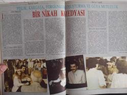 Kadınca Aylık Aktüalite Sinema Tiyatro Müzik ve Gençlik Mecmuası Dergisi - Ekim 1982 - Ajda Pekkan - Robert De Niro - Banu Alkan - Sevişmenin Püf Noktaları - Menopoz - Bazıları Neden Uyumazlar - Uzman Doktorlarımız - 1982 Sonbahar - Kış Modası - Patronlu Modeller - Tek Göğsüm Yok Ama Mutluyum - Cinsel Eğitimsizlik - Bir Nikah Komedyası - Anasının Kuzusu Erkekler - Toplantı Nasıl Düzenlenir - Rahmi Pehlivanlı - Leyla Erbil - Çalışan ve Çalışmayan Kadın Ayırımı - Pısırık ve Korkak Çocuklar Yetiştirmeyin - Kız ve Erkekler Neden Ayrı Okullarda Okuyor - Kimse Mükemmel Değildir - Cilt Bakımı fotoğraf ve haberi - Tam Takım Dergi