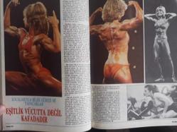 Kadınca Aylık Aktüalite Sinema Tiyatro Müzik ve Gençlik Mecmuası Dergisi - Ekim 1982 - Ajda Pekkan - Robert De Niro - Banu Alkan - Sevişmenin Püf Noktaları - Menopoz - Bazıları Neden Uyumazlar - Uzman Doktorlarımız - 1982 Sonbahar - Kış Modası - Patronlu Modeller - Tek Göğsüm Yok Ama Mutluyum - Cinsel Eğitimsizlik - Bir Nikah Komedyası - Anasının Kuzusu Erkekler - Toplantı Nasıl Düzenlenir - Rahmi Pehlivanlı - Leyla Erbil - Çalışan ve Çalışmayan Kadın Ayırımı - Pısırık ve Korkak Çocuklar Yetiştirmeyin - Kız ve Erkekler Neden Ayrı Okullarda Okuyor - Kimse Mükemmel Değildir - Cilt Bakımı fotoğraf ve haberi - Tam Takım Dergi