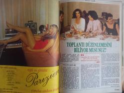 Kadınca Aylık Aktüalite Sinema Tiyatro Müzik ve Gençlik Mecmuası Dergisi - Ekim 1982 - Ajda Pekkan - Robert De Niro - Banu Alkan - Sevişmenin Püf Noktaları - Menopoz - Bazıları Neden Uyumazlar - Uzman Doktorlarımız - 1982 Sonbahar - Kış Modası - Patronlu Modeller - Tek Göğsüm Yok Ama Mutluyum - Cinsel Eğitimsizlik - Bir Nikah Komedyası - Anasının Kuzusu Erkekler - Toplantı Nasıl Düzenlenir - Rahmi Pehlivanlı - Leyla Erbil - Çalışan ve Çalışmayan Kadın Ayırımı - Pısırık ve Korkak Çocuklar Yetiştirmeyin - Kız ve Erkekler Neden Ayrı Okullarda Okuyor - Kimse Mükemmel Değildir - Cilt Bakımı fotoğraf ve haberi - Tam Takım Dergi