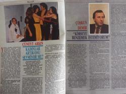 Kadınca Aylık Aktüalite Sinema Tiyatro Müzik ve Gençlik Dergisi - Aralık 1982 - Sezen Aksu - Hale Soygazi - Coşkun Demir - Cüneyt Arkın - Kadınca Beş Yaşına Bastı - Erkek Güzeli - Türk Sinemasında Kadın Kişilikleri - Bir Romanımız Var - Uyku Şekilleri - Yerli Moda - Patronlu Modeller - İlaç Alırken Nelere Dikkat Edilir? - Kadın ve Bel Ağrısı - Çocuklarımızı Boş Zamanlarını Değerlendirmeye Alıştıralım - Kadın Olmak İsterdim - Büyümeyen Çocuklar: Erkekler - Evlilikte Dürüstlüğün önemi - Bir Kongrenin Ardından - Kadınların Muayenesi Mecliste Tartışıldı - Gülriz Sururi - Kayınvalide Her şeye Karışır Ama - Sıskalaşmak İçin Uğraşmayın - Cilt Güzelliği - Kadın Erkek Yaşamı Paylaşalım fotoğraf ve haberi - Tam Takım Dergi