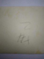 KAR İÇİNDE POZ VEREN KADIN KARTPOSTALI,ARKASINA YAZILMIŞ,SİYAH BEYAZ, 6 X 6 CM EBADINDA