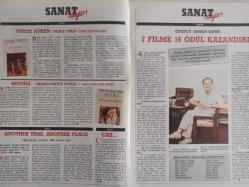 Kadınca Aylık Aktüalite Sinema Tiyatro Müzik ve Gençlik Mecmuası Dergisi - Eylül 1985 - Nükhet Duru - Gazeteciler Seçti En Zorlar En Kolaylar - Nükhet Duru - Neco - Leyla Erbil - Makyaj Sanatı - Kırışıklıklara Son - Benetton - Bir Elbise 11 Giysi - Akıllı Kadın Ne Yapar? - Yaşayandan İtiraflar - Yeniden Başlayanlar - Harem - Seçtiğiniz Erkek Sizi Ele Veriyor - Banyo Odaları - Yemek - Çağdaş Kadının Yaşam Rehberi - Hosteslik Güzel Meslek Ama - Seda Güler - Mimar Mualla Unhegger - Başarılı Kadınlar  - Aşkın Yedi Türü - Kadında Orgazm Neden Zor?  - Doğum Kontrol Yöntemleri - Bırakın Şu Sigarayı - Neden Şişmanlarız? - Sanat Olayları - Gözümüzden Kaçmayanlar - Açık Mektup - Biz Bize - Dağarcık - Öykü - Burç - Osman Şahin - Zeki Müren - Sezen Aksu - Türkan Şoray - Kadir İnanır - Atilla Özdemiroğlu - Ahmet Uğurlu - Kenan Kalav - Uğur Mumcu - Hıncal Uluç fotoğraf ve haberi - Tam Takım Dergi