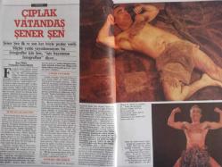 Kadınca Aylık Aktüalite Sinema Tiyatro Müzik ve Gençlik Mecmuası Dergisi - Ekim 1985 - Şener Şen - Çıplak Vatandaş - Gönül Yazar - Cemal Süreya - Tiplere Göre Makyaj - Renkli Bir Kış - Biz de Yazdık - 5 Koca Eskittim - Düğün Mürüvveti Kaça? - Mutfaklar Şenlendi - Yemek - Hayatımız Yalan - Nerde Eski Kaynanalar? - Bir Evlilik - On Yıl Önce On Yıl Sonra - Neden Aldatıyorlar - Pazarlamacılık Feci Zor - Sema Dinçer - Zeynep Oral - Başarılı Kadınlar Nairobi Buluşması - Susmayın - Çağdaş Kadının Yaşam Rehberi - Erkeklerin Doğum Kontrolü - Şişmanlıktan Nasıl Kurtuluruz? - Sanat Olayları - Gözümüzden Kaçmayanlar - Açık Mektup - Biz Bize - Dağarcık - Burç - Fal - Hayatımız Yalan - Neden Aldatıyorlar? - Barış Manço - Neco - Erol Evgin - Gencay Gürün - Fikret Tufan - Nazan Ölçer - Zeynep Oral - Kürtaj Son Çare Olmalı fotoğraf ve haberi - Tam Takım Dergi