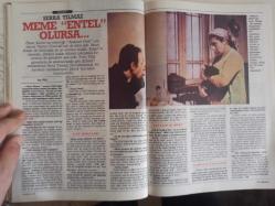 Kadınca Aylık Aktüalite Sinema Tiyatro Müzik ve Gençlik Mecmuası Dergisi - Ocak 1988 - Emel Sayın - Elia Kazan - Sibel Can - Serra Yılmaz - Kadının Adı Yok Vizyona Girerken - Doğan Hızlan - 1988 Yine Vizyon Yılı - Çamaşır Altın Çağını Yaşıyor - İpek Kramer - Paris'ten Saç Modelleri - 1987'nin 1 Numaraları - Kadınlar Şimdi Ne Yapacak? - Babalar da Annelik Öğreniyor - Kocam Kadın Oldu - Bu da Tesettür Modası - Kadın Evleri Kurulabilir - Erkek Femisitler - Benim Ülkemin Kadınları - Yalnız Yaşayan Kadınlar Zor Beğeniyor - Hayvanların Aile Yaşamı - Atasözlerinde Kadın'ın Durumu Parlak Değil - Erdal Atabek - Nedir Şu Erkeklik Denen Şey? - Kadın ve Erkek Birbirine Benziyor - Dilek Hayata Nasıl Döndü? - Tıpta Yeni Bir Adım - Adet Kanamaları ve Aklımıza Takılanlar - Abdülkadir Özgül - Ağlamakta Yarar Var - Sanat Olayları - Sibel Savacı - Çalışan Kadının Mutfağı - Açık Mektup fotoğraf ve haberi - Tam Takım Dergi