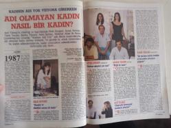 Kadınca Aylık Aktüalite Sinema Tiyatro Müzik ve Gençlik Mecmuası Dergisi - Ocak 1988 - Emel Sayın - Elia Kazan - Sibel Can - Serra Yılmaz - Kadının Adı Yok Vizyona Girerken - Doğan Hızlan - 1988 Yine Vizyon Yılı - Çamaşır Altın Çağını Yaşıyor - İpek Kramer - Paris'ten Saç Modelleri - 1987'nin 1 Numaraları - Kadınlar Şimdi Ne Yapacak? - Babalar da Annelik Öğreniyor - Kocam Kadın Oldu - Bu da Tesettür Modası - Kadın Evleri Kurulabilir - Erkek Femisitler - Benim Ülkemin Kadınları - Yalnız Yaşayan Kadınlar Zor Beğeniyor - Hayvanların Aile Yaşamı - Atasözlerinde Kadın'ın Durumu Parlak Değil - Erdal Atabek - Nedir Şu Erkeklik Denen Şey? - Kadın ve Erkek Birbirine Benziyor - Dilek Hayata Nasıl Döndü? - Tıpta Yeni Bir Adım - Adet Kanamaları ve Aklımıza Takılanlar - Abdülkadir Özgül - Ağlamakta Yarar Var - Sanat Olayları - Sibel Savacı - Çalışan Kadının Mutfağı - Açık Mektup fotoğraf ve haberi - Tam Takım Dergi