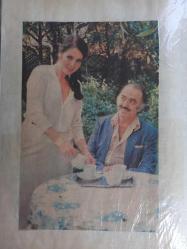 Türkan Şoray ile Rüçhan Adlı Çeşitli Gazete Dergi ve Haber Sayfalarından kesilmiş 2 adet fotoğraflı 20*30cm ebadında arkalı önlü boş kağıda yapıştırılmıştır.