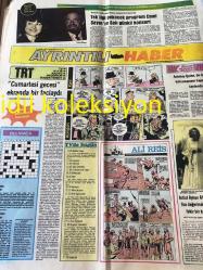 İSTANBUL AYRINTILI HABER GAZETESİ YEREL TAŞRA BASINI --23 Nisan 1979 Yıl :3 Sayı :1213---Türkeş ,Ecevit 'i İkaz Etti --Demirel akaryakıt  bunalımı  on gün daha sürerse ülkenin hali  haraptır dedi --Millet ,bu  hükümetten davacıdır --Milli Hakimiyet Bayramını Kutluyoruz --AET :Batılıların Türkiye 'ye yardım da yavaş davranmaları  utanç vericidir --Halil Tunç Giderayak AP ve MHP 'yi  Suçladı --Suudi ailesindeki anlaşmazlık  ,Kral  Halid  --Ziya Ül Hak :Nükleer Teknolojiye Geçeceğiz --Merkez Bankası Otomotiv Sanayi Kuruluşlarının 70 Milyon Dolarlık Alacağını 4 Aydır Vermiyor --Teröristler Devleti Yıkmak İçin Çalışıyorlar --Kapitalizm ,sanıldığı kadar kötü bir sistem midir ?--Artist Aynur Aydan ,25 bin lira değerindeki gelinliğini fakir bir kıza  hediye etti --