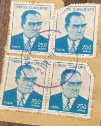 Mektup Zarfından Kesilmiş  / Postadan Geçmiş Dörtlü Pul Filateli - 1972 Damgalı - ATATÜRK, 250 KURUŞ - Türkiye Cumhuriyeti
