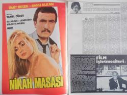 Film Market Aylık Filmcilik ve Sinemacılık Dergisi - Aralık 1982 - Ülkü Tamer - İsmet Kurtuluş - Başkent'te Örnek Bir Davranış - Fatma Girik - Tarık Akan - Göl Filmi - Müjde Ar - Talat Bulut - Hakan Balamir - Görüntü - Sansür Raporu - TRT Yeşilçam İlişkileri Donduruldu - Nikah Masası Filmi - Ümit Besen - Banu Alkan - Suzan Avcı - Güner Ümit - Bülent Kayabaş - Not Defterimden - Hayri Caner - Film İşletmecileri: Turan Tung - Dünya Sinemasında - Türkan Şoray - Atıf Yılmaz - 3 Film 3 Görüş - Aykut Düz - Tanju Gürsu - Hayri Caner - Stüdyolar - Islak Güneş Filmi - Deniz Uğur - Berhan Şimşek - Melike Zobu - Yeni Sezonda Hasılatlar - Venom Filmi - Volkan Filmi - St. Helens Killer Volcano Filmi - Film Pazarlama - Montenegro Filmi - Arkadaşım Filmi - Tarık Akan - Fikret Hakan - Neşe Aksoy - Bülent Kayabaş - Gırgır Ali Filmi - Cüneyt Arkın - İşte Rapor - Kamera Arkası - Zeki Alasya - Yılmaz Atadeniz  fotoğraf ve haberi - Tam Takım Dergi
