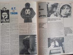 Film Market Aylık Filmcilik ve Sinemacılık Dergisi - Şubat 1983 - Kemal Sunal - Ahu Tuğba - Bilge Olgaç - Orhan Elmas - Şerif Göre - Sami Şekeroğlu - Erden Kıral - Yalan filmi - İbrahim Tatlıses - Perihan Savaş - Yeşilçam Video ile Dostluk Kurdu - Ayın Aktüalitesi  - Kaçak Filmi - Tarık Akan - Fatma Girik - Memduh Ün - Buyrun Cümbüşe - Münir Özkul - Ayşen Gruda - Tanju Şarman - Bilgen Gökçen - Bahattin Eroğlu - Not Defterimden - Hayri Caner - İthalatçılar Ne Diyor? - Yalçın Küçüközcan - Türk Sineması'nın Yönetenler - Hürrem Erman - Sinema Seyircisi Nasıl Film İzliyor - Düşkünüm Sana Filmi - Nükhet Duru - Fikret Hakan - Güngör Bayrak - Yusuf Sezgin - Faruk Peker - Sorunlar - Sinemalar - Box Office - E.T. ve Tron - Film Pazarlama - 3 Film 3 Görüş - Üç Kemal Seviyorum: Yaşar Kemal - Orhan Kemal - Kemal Tahir - Sine Teknik - Şadan Kamil - Film İşletmecileri - Haluk Ünsal - Vatan Kucağında - Savaş Ali - Mehmet Ali Erbil - Murat Soydan - Meral Orhonsay fotoğraf ve haberi - Tam Takım Dergi