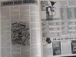 Film Market Aylık Filmcilik ve Sinemacılık Dergisi - Nisan 1983 - Yeşilçam Pusuda! - Yaprak Özdemiroğlu - Ahu Tuğba - Derman Filmi - Hülya Koçyiğit - Tarık Akan - Talat Bulut - Nur Sürer - Sanat Evi - Geçen Ayın Ardından - Türkan Şoray - Leyla Umar - Görüntü - İlişki Filmi - Banu Alkan - Temel Gürsu - Bölge Haberleri - Sinema Salonları - Not Defterimden - Hayri Caner - Sansür Raporu - Ajda Pekkan - Ankara'da Videocular Birleşiyor - Bugüne Nasıl Gelindi? - Filmler Kitaplar - Hakan Sonok - Bir Kuruluşun Anatomisi - Ulusal Video - Türker İnanoğlu'na Sorular - Sine Teknik - Bülent Talay - Gloria Swanson - 1982 ''Bafta'' Ödülleri Dağıtıldı - Box Office - Bu Ay İzleyeceklerimiz - Mecnun Filmi - Kurtuluş Filmi - Gece Şahini Filmi - Gecelerin Kadını Filmi - Bir Zamanlar Kardeştiler Filmi - Bulut Aras - Nazan Saatçi - Yusuf Sezgin - Figen Han - Yılmaz Köksal - İnal Başyurt - Gece Şahini Filmi - Sylvester Stallone - Billy Dee Wiliams - Lindsay Wagner fotoğraf ve haberi - Tam Takım Dergi