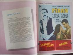 Film Market Aylık Filmcilik ve Sinemacılık Dergisi - Eylül 1984 - Yaprak Özdemiroğlu - Şener Şen - Adile Naşit - Ayşen Gruda - Erdal Özyağcılar - Uzkan Film A.Ş. Mektubu - Fidan Filmi - Fikret Hakan - Talat Bulut - Nur Sürer - Şaşkın Gelin - Meral Zeren - Suna Yıldızoğlu - Darbe Filmi - Salih Güney - Bahar Öztan - Nilgün Saraylı - Engin Çağlar - Öztürk Serengil - Bülent Bilginç - Gülümseyen Dünya - Zeki Alasya - Müjdat Gezen - Perran Kutman - Bora Ayanoğlu - Altan Erbulak - Dünya - Venedik Film Festivali Tarihçesi - Stanley Kubrick - Francis F. Coppola - Kısa Türk Sineması Tarihçesi - James Mason Öldü - Tehlikeli Yaşama Yılı Filmi - Hendekteki Ayışığı Filmi - Fanny ile Alexandre Filmi - Tender Mercies fotoğraf ve haberi - Lawrence Simmons - Video ve Teknik - Basında Video - Güneş Doğarken Filmi - Kadir İnanır - Hülya Avşar - Şerif Gören fotoğraf ve haberi - Tam Takım Dergi