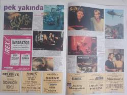 Sinema Gazetesi Haftalık Antrakt Dergisi Eki - 11-17 Nisan 1997 -  Sayı:23 - Çılgın Marslılar Filmi - Jack Nicholson - Glenn Close - Annette Bening - Pierce Brosnan - Danny DeVito - Dalgaları Aşmak Filmi - Robby Müller - Tom Cruise Filmi - Jerry Maguire - Gracie Films - Cameron Crowe - Antrakt - Rezervuar Köpekleri - Masumiyet Filmi - Orhon Murat Arıburnu Ödülleri Sahiplerini Buldu - 101 Dalmaçyalı Filmi - Glenn Close - Walt Disney Pictures - Great Oaks - Jeff Daniels - Stephen Herek - Devrim Çocukları Filmi - Geoffrey Rush - Murray Abraham - Peter Duncan - Fargo Filmi - Sinema Salonları - Pek Yakında - Cenaze Töreni Filmi - The Relic Filmi - Sessiz Düşman Filmi - Dante Yanardağı Filmi - Basquiat Filmi - Turbulance Filmi - Devrim Çocukları Filmi - Judy Davis - Sam Neill - Richard Roxburgh - Metro Filmi - Eddie Murphy - Roger Birnbaum - Thomas Carter - Fargo Filmi - Frances McDormand - William H. Macy - Steve Buscemt fotoğraf ve haberi - Tam Takım Dergi