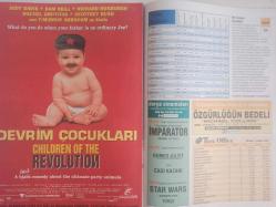 Sinema Gazetesi Haftalık Antrakt Dergisi Eki - 11-17 Nisan 1997 -  Sayı:23 - Çılgın Marslılar Filmi - Jack Nicholson - Glenn Close - Annette Bening - Pierce Brosnan - Danny DeVito - Dalgaları Aşmak Filmi - Robby Müller - Tom Cruise Filmi - Jerry Maguire - Gracie Films - Cameron Crowe - Antrakt - Rezervuar Köpekleri - Masumiyet Filmi - Orhon Murat Arıburnu Ödülleri Sahiplerini Buldu - 101 Dalmaçyalı Filmi - Glenn Close - Walt Disney Pictures - Great Oaks - Jeff Daniels - Stephen Herek - Devrim Çocukları Filmi - Geoffrey Rush - Murray Abraham - Peter Duncan - Fargo Filmi - Sinema Salonları - Pek Yakında - Cenaze Töreni Filmi - The Relic Filmi - Sessiz Düşman Filmi - Dante Yanardağı Filmi - Basquiat Filmi - Turbulance Filmi - Devrim Çocukları Filmi - Judy Davis - Sam Neill - Richard Roxburgh - Metro Filmi - Eddie Murphy - Roger Birnbaum - Thomas Carter - Fargo Filmi - Frances McDormand - William H. Macy - Steve Buscemt fotoğraf ve haberi - Tam Takım Dergi