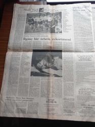 Cumhuriyet Gazetesi - 23 Eylül 1983 - Naziler Futbol Maçlarında Militan Topluyor - İndira Gandi Lefkoşe'den Sonra Atina'da - Fenerbahçe Efes Pilsen Bugün Oynuyor - Nadir Nadi Anlatıyor Bir Yazarın İlk Gazetecilik Yılları - Turgut Özal'ın Konumu Değişiyor - ANAP - Mustafa Uğurlu'nun 15 Yıl Hapsi İstendi - Halkçı Parti Başkanlık Divanı - Refah Partisi de 30 Kurucu Üyeyi Tamamladı - Temel Ateş Ve Ertuğrul Günay'ın 8 Yıl Hapsi İsteniyor