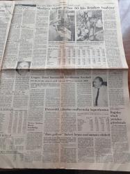Cumhuriyet Gazetesi - 23 Eylül 1983 - Naziler Futbol Maçlarında Militan Topluyor - İndira Gandi Lefkoşe'den Sonra Atina'da - Fenerbahçe Efes Pilsen Bugün Oynuyor - Nadir Nadi Anlatıyor Bir Yazarın İlk Gazetecilik Yılları - Turgut Özal'ın Konumu Değişiyor - ANAP - Mustafa Uğurlu'nun 15 Yıl Hapsi İstendi - Halkçı Parti Başkanlık Divanı - Refah Partisi de 30 Kurucu Üyeyi Tamamladı - Temel Ateş Ve Ertuğrul Günay'ın 8 Yıl Hapsi İsteniyor