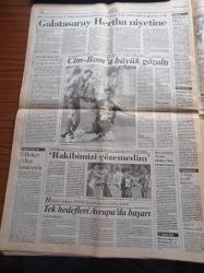 Cumhuriyet Gazetesi - 12 Eylül 1999 - Kurucusu Yunus Nadi - İlhan Selçuk - Ali Sirmen - Oktay Akbal - Hingis Finalde - Galatasaray Hertha Berlin Niyetine - Fatih Terim - Hakan Şükür - Yalova'da Rant Paylaşımı İhaleler MHP Ve ANAP'a - Yunan Kanı İstemem Diyen Sağlık Bakanı Osman Durmuş Yunan Rakısını Ankara'ya Götürmüş - Darbenin Yıldönümü - 56. Venedik Film Festivali - İsveç Büyükelçisi Kıbrıs Bir Barış Adası Olmalı