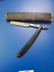 KUTUSUNDA  CARL RADER 11 SOLİNGEN USTURA