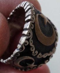 ESKİ DÖNEM MUHTEŞEM AYYILDIZ VE TUĞRALI İŞLEMELİ SARI AKSAMLARI ALTIN KAPLAMA ORİJİNAL MÜTHİŞ GÜMÜŞ YÜZÜK AA1Y1L1 ÇOK NADİR