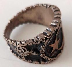 ESKİ DÖNEM MUHTEŞEM AYYILDIZ VE TUĞRALI İŞLEMELİ SARI AKSAMLARI ALTIN KAPLAMA ORİJİNAL MÜTHİŞ GÜMÜŞ YÜZÜK AA1Y1L1 ÇOK NADİR