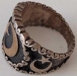 ESKİ DÖNEM MUHTEŞEM AYYILDIZ VE TUĞRALI İŞLEMELİ SARI AKSAMLARI ALTIN KAPLAMA ORİJİNAL MÜTHİŞ GÜMÜŞ YÜZÜK AA1Y1L1 ÇOK NADİR