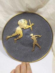 RF65-----PİRİNÇ METAL ANTİK FİGÜR İSRAİL DUVAR TABAĞI