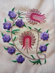 ESKİ BİR ELİŞİ EMEKLE YAPILMIŞ DUVARA ASILABİLEN İĞNEDAN..