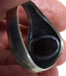 ORTA DÖNEM SANATSAL MOTİFLİ OBSİON KRİSTAL SİYAH TAŞLI MUHTEŞEM ORİJİNAL GÜMÜŞ YÜZÜK 2S1TT2 ÇOK NADİR