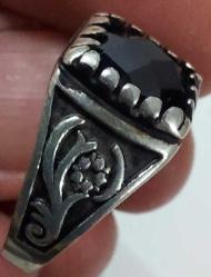 ORTA DÖNEM SANATSAL MOTİFLİ OBSİON KRİSTAL SİYAH TAŞLI MUHTEŞEM ORİJİNAL GÜMÜŞ YÜZÜK 3Ç2RR1A ÇOK NADİR