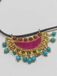 K50---TAŞLI ALTIN RENGİ METAL OTANTİK KOLYE