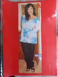 Türkan Şoray Çeşitli Gazete Dergi ve Haber Sayfalarından kesilmiş 1 adet fotoğraflı 20*30cm ebadında arkalı önlü boş kağıda yapıştırılmıştır.