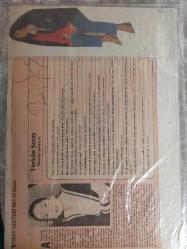 Türkan Şoray Çeşitli Gazete Dergi ve Haber Sayfalarından kesilmiş 9 adet fotoğraflı 20*30cm ebadında arkalı önlü boş kağıda yapıştırılmıştır.