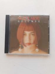 SEZAN AKSU GÜLÜMSE     (ESKİ BANDROL KOLLEKSİYON BASIM)     CD MÜZİK CD ORJİNAL MÜZİK ( CD 10384