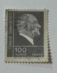 Mektup Zarfından Kesilmiş  / Postadan Geçmiş  Pul Filateli -  Aksaray Damgalı - ATATÜRK 1975 , 100 KURUŞ - Türkiye Cumhuriyeti