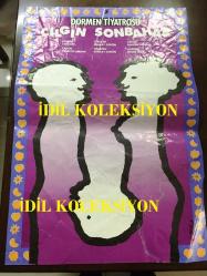 ÇILGIN SONBAHAR - TİYATRO AFİŞİ / POSTERİ - ORİJİNAL - 80 X 55 cm EBADINDA - DORMEN TİYATROSU - KOMEDİ 2 BÖLÜM - YAZAN: PIERRETTE BRUNO - TÜRKÇESİ: GENCAY GÖRÜN - YÖNETEN: GENCAY GÖRÜN - DEKOR: NİLGÜN GÜRKAN - KOSTÜM: GÜLER YİĞİT