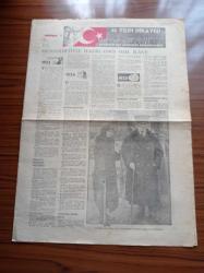 Milliyet Cumhuriyet'in 40. Yılı Özel Gazetesi - 29 Ekim 1963 - 40 Yılın Hikayesi - Cumhuriyet Devrinin Kronolojisi - Hilafet Kalkıyor - Anayasa Kabul Edildi- Terakkiperver Fırka Kapatılıyor - Atatürk Çankaya Köşkünde Latife Hanımla - Dersim Harekatına Katılan Birliğimiz Pülümür'de - İkinci Kürt İsyanı - Menemen Olayı - Dünya Güzeli Seçilen Türk Keriman Halis - İzmir Suikastı - Hatay Meselesi - İkinci Dünya Savaşı - Atatürk'ün Vefatı - Türk Askeri Kore'de - Demokrat Parti - Adnan Menderes - İsmet - Celal Bayar - Fatin Rüştü Zorlu - Kürtçülük Faaliyeti