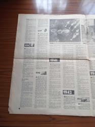 Milliyet Cumhuriyet'in 40. Yılı Özel Gazetesi - 29 Ekim 1963 - 40 Yılın Hikayesi - Cumhuriyet Devrinin Kronolojisi - Hilafet Kalkıyor - Anayasa Kabul Edildi- Terakkiperver Fırka Kapatılıyor - Atatürk Çankaya Köşkünde Latife Hanımla - Dersim Harekatına Katılan Birliğimiz Pülümür'de - İkinci Kürt İsyanı - Menemen Olayı - Dünya Güzeli Seçilen Türk Keriman Halis - İzmir Suikastı - Hatay Meselesi - İkinci Dünya Savaşı - Atatürk'ün Vefatı - Türk Askeri Kore'de - Demokrat Parti - Adnan Menderes - İsmet - Celal Bayar - Fatin Rüştü Zorlu - Kürtçülük Faaliyeti