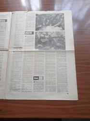 Milliyet Cumhuriyet'in 40. Yılı Özel Gazetesi - 29 Ekim 1963 - 40 Yılın Hikayesi - Cumhuriyet Devrinin Kronolojisi - Hilafet Kalkıyor - Anayasa Kabul Edildi- Terakkiperver Fırka Kapatılıyor - Atatürk Çankaya Köşkünde Latife Hanımla - Dersim Harekatına Katılan Birliğimiz Pülümür'de - İkinci Kürt İsyanı - Menemen Olayı - Dünya Güzeli Seçilen Türk Keriman Halis - İzmir Suikastı - Hatay Meselesi - İkinci Dünya Savaşı - Atatürk'ün Vefatı - Türk Askeri Kore'de - Demokrat Parti - Adnan Menderes - İsmet - Celal Bayar - Fatin Rüştü Zorlu - Kürtçülük Faaliyeti