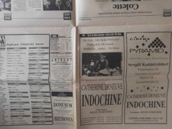 Sinema Gazetesi Filmcilik ve Sinemacılık Dergisi - 19-25 Eylül 1992 - En Başarılı Kapak: Antrakt - Halil Ergün ÇASOD'un Yeni Başkanı - Pyramid Sineması Açıldı - Gölbaşı Sineması İşhanı Oluyor - Moda Sineması Açıldı - İzmir'de Yeni Bir Sinema - Kırklareli'ne Yeni Sinema - Yeni Filmler Her Telden - Christopher Columbus Filmi - Cehennem Silahı 3 Filmi - Mel Gibson - Danny Glover - Keşif Filmi - Colette Filmi - Alien 3 Filmi - Çıplak Ateş Filmi - Pierce Brosnan - Ron Silver - Ben Cross - İndoche Filmi - Catherine Deneuve - Tam Popo Filmi - Taş Yılları Filmi - Ben de Seviyorum ... Ben de... - Tamer Baran - Colette Filmi - Klaus Maria Brandauer - Mathilda May - Danny Huston - Yapıma Dair - ''O, Bayan Panik'ti'' - Durul Taylan - Yaratık Bu Kez Ortaçağda - Turgut Özakman - Sinan Çetin - Sabahattin Çetin - 29. Cadde - Doğadaki Umut - Ve Tanrılar Çıldırdı - Far and Away - Rush - Lethal Weapon 3 - Sadi Çilingir fotoğraf ve haberi - Tam Takım Dergi
