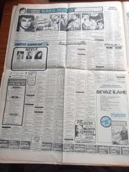 Günaydın Gazetesi - 9 Eylül 1974 - Kıbrıs'ta Rumların Şehit Ettiği Gazeteci Adem Yavuz'un Cenazesi - Kıbrıs'taki Türk Esirlerden Bülent Ecevit'e Mesaj Var - Dadaş Hasan Çizgi Roman - Keban Barajı Bugün Açılıyor - Fatih'in Fedaisi Kara Murat Çizgi Roman - Beşiktaş Bursaspor'u Rahat Mağlup Etti - Fenerbahçe Trabzonspor'u Yendi