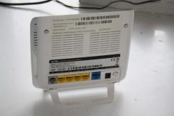 Zyxel VMG3312-B10B V2 300Mbps Kablosuz 4-Port    SORUNSUZ SIKINTISIZ     ((CD ODA